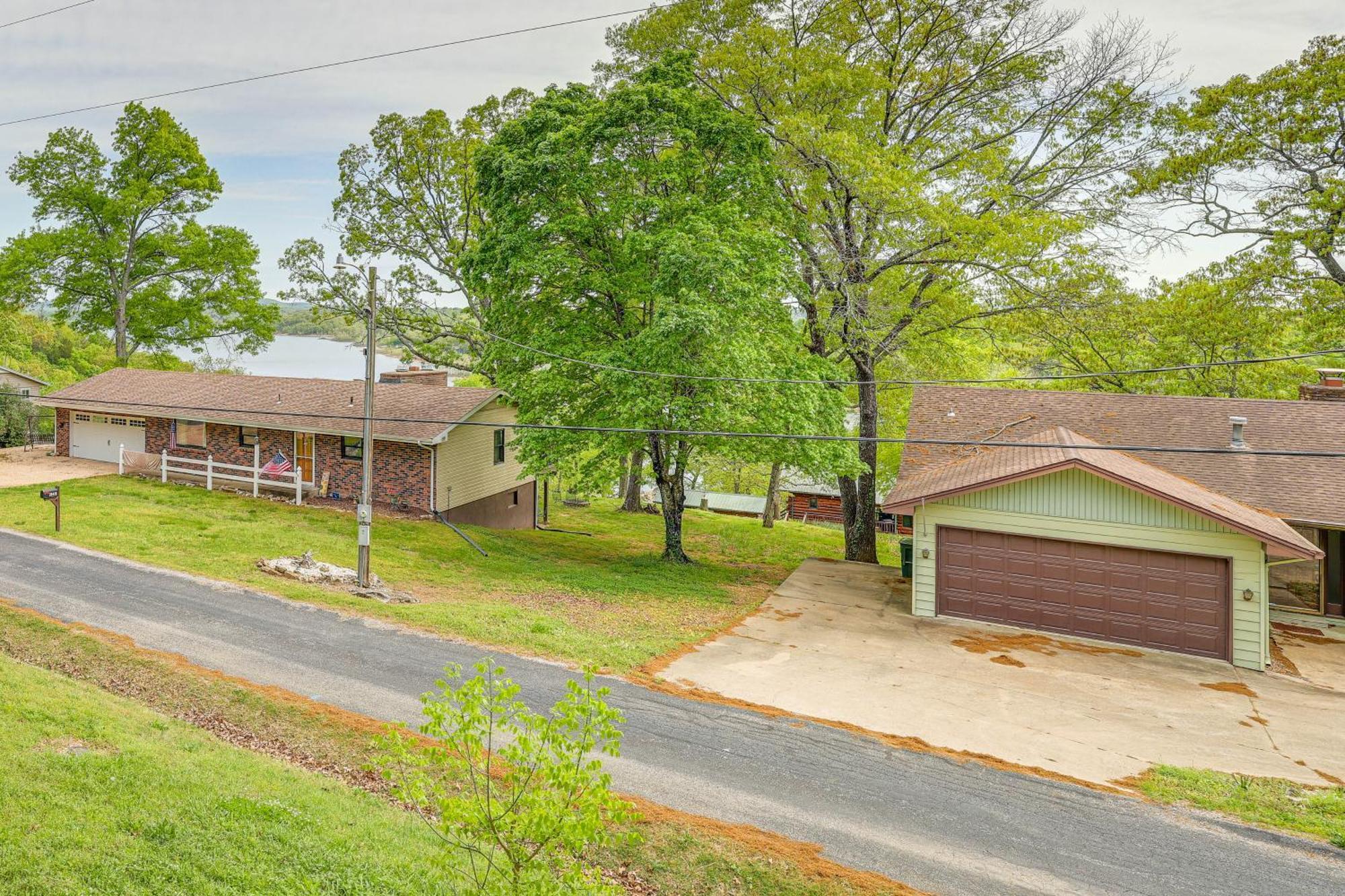 Shell Knob Home With Deck And Table Rock Lake View Exteriör bild